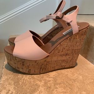 Steve Madden Blush Leather Wedges